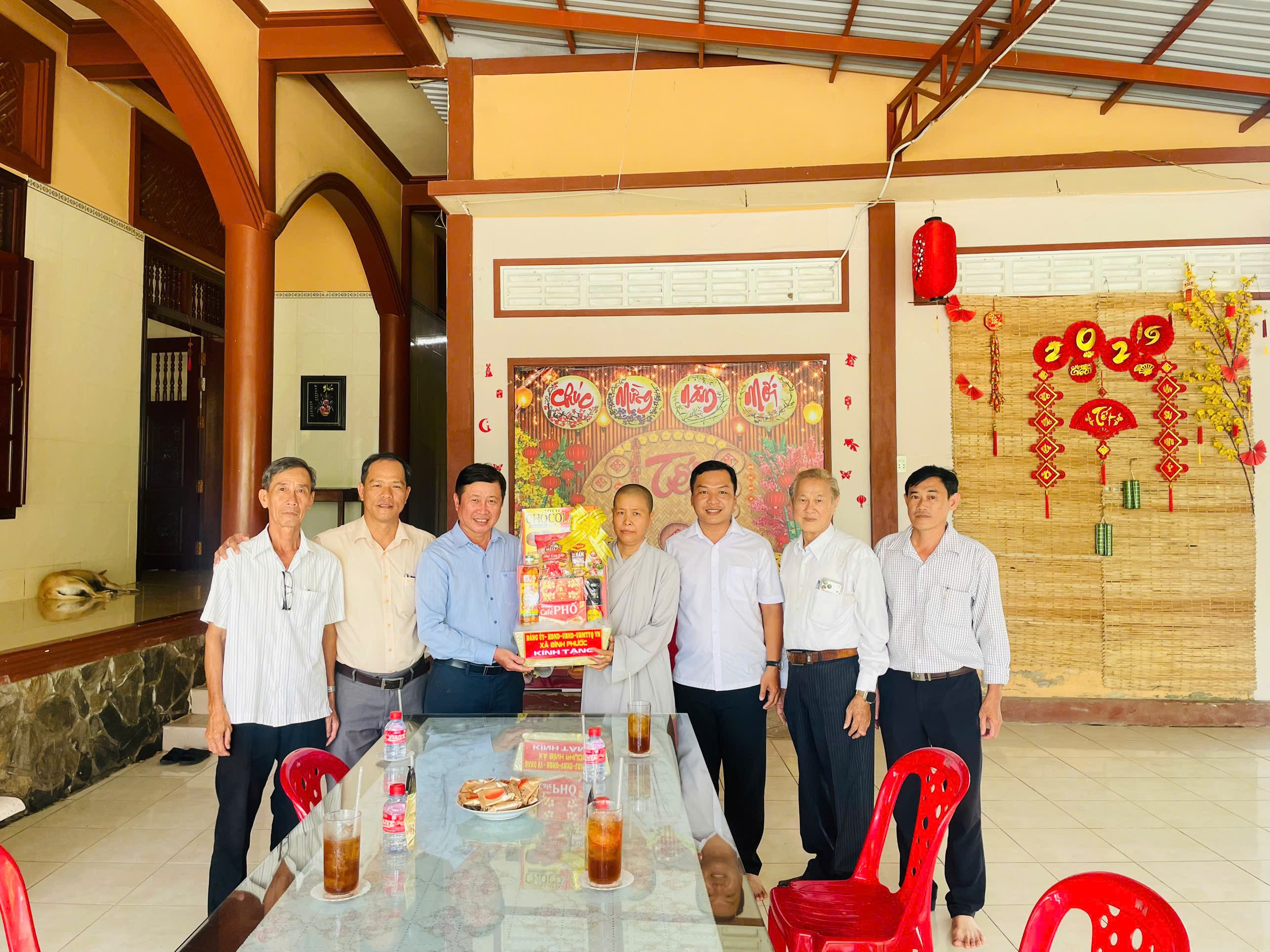 Xã Bình Phước Tổ Chức Đoàn Thăm, Chúc Mừng Đại Lễ Phật Đản Và Mùa An Cư Kết Hạ Năm 2026